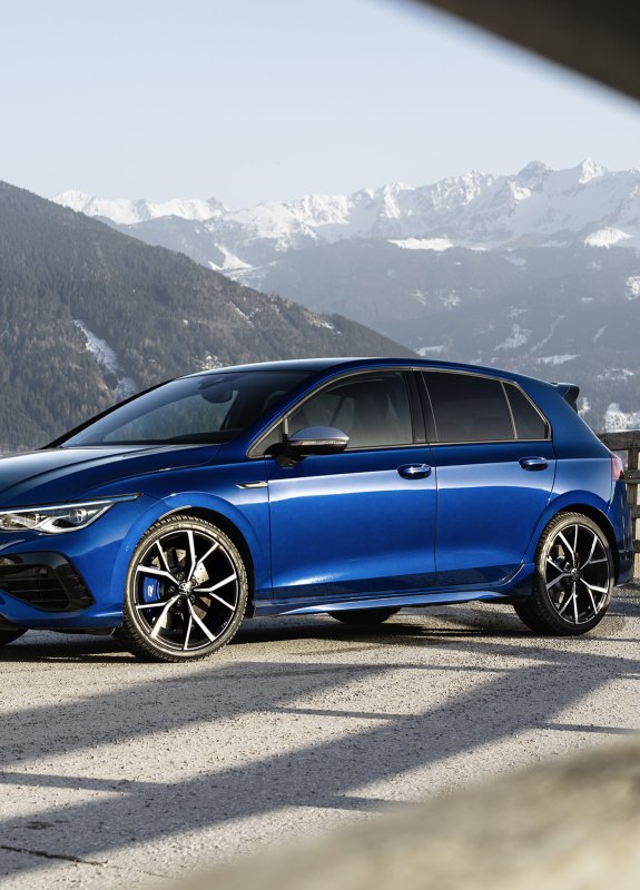Hệ thống an toàn của Volkswagen Golf là tinh hoa của hãng, với 1 loạt các chức năng an toàn được trang bị trên xe.